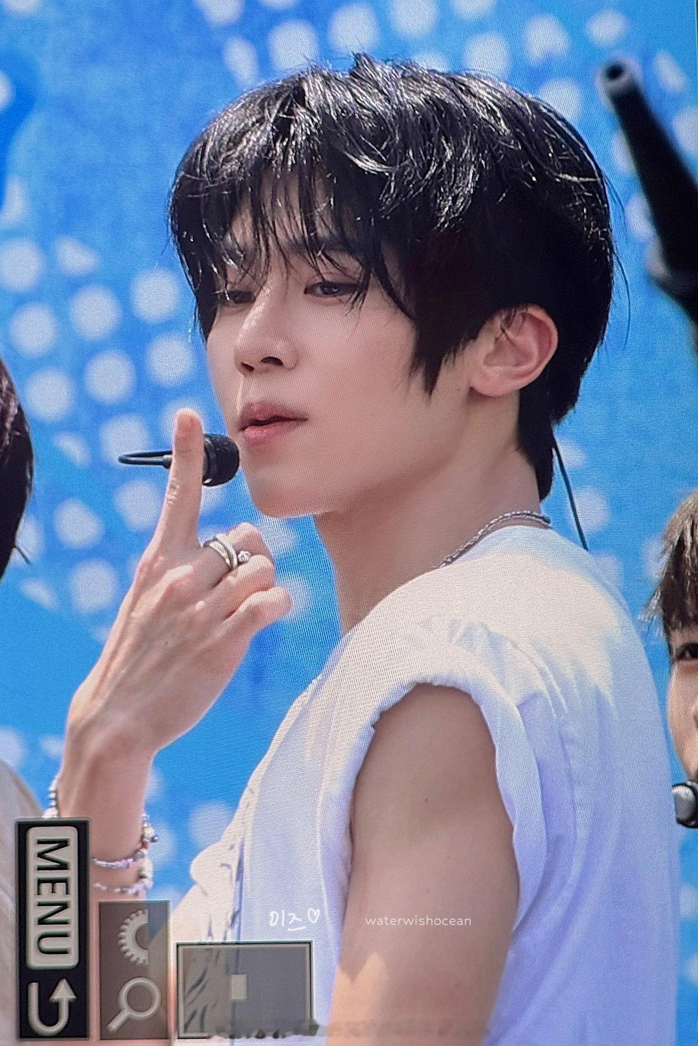 NCT WISH吴是温（SION ）、前田陆（RIKU）、得能勇志（YUSHI）
