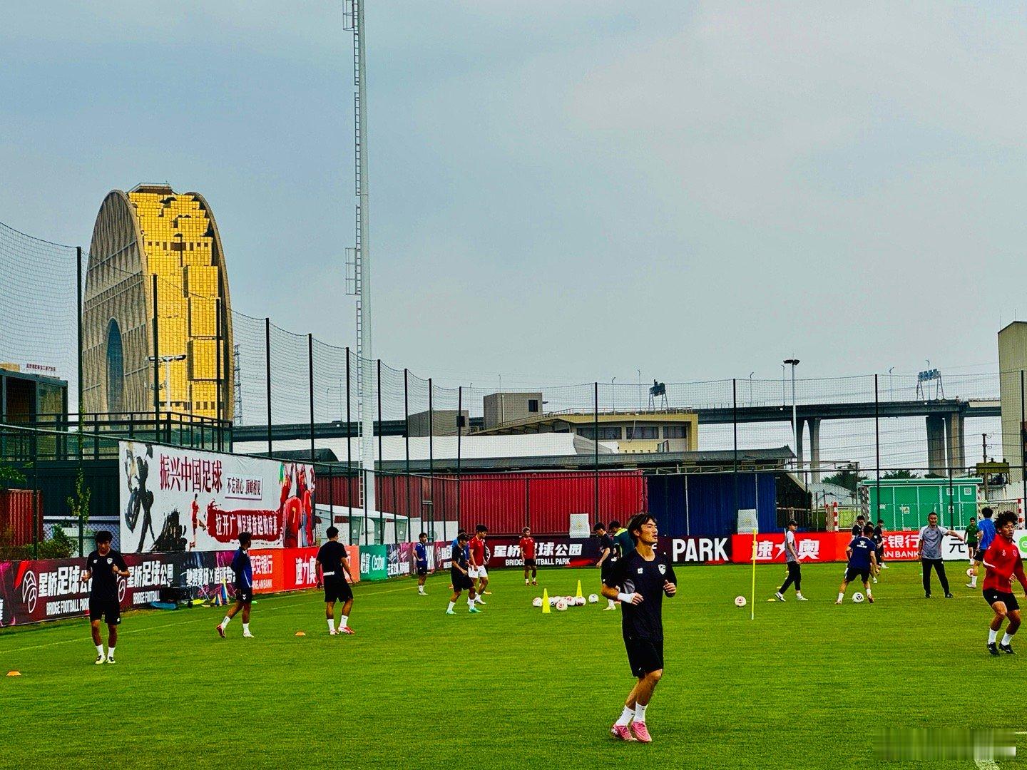 大年初五，广州圆下，马年首训正式开启，冲冲冲！鸣聊体育 广州·荔湾区星桥足球公园