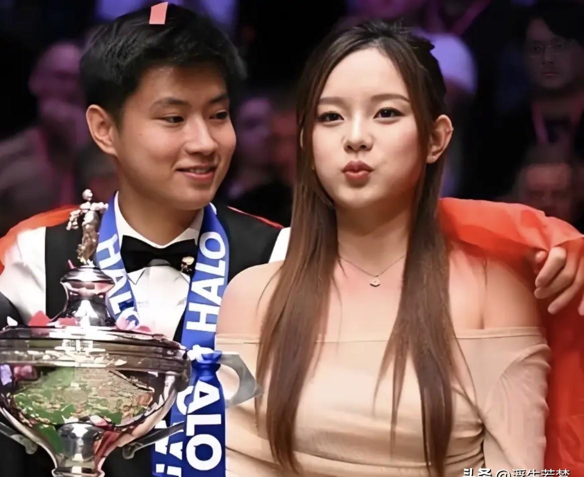 Lynn先退了去波士顿的机票，赔了3000镑违约金，然后才告诉赵心童，他的世界排