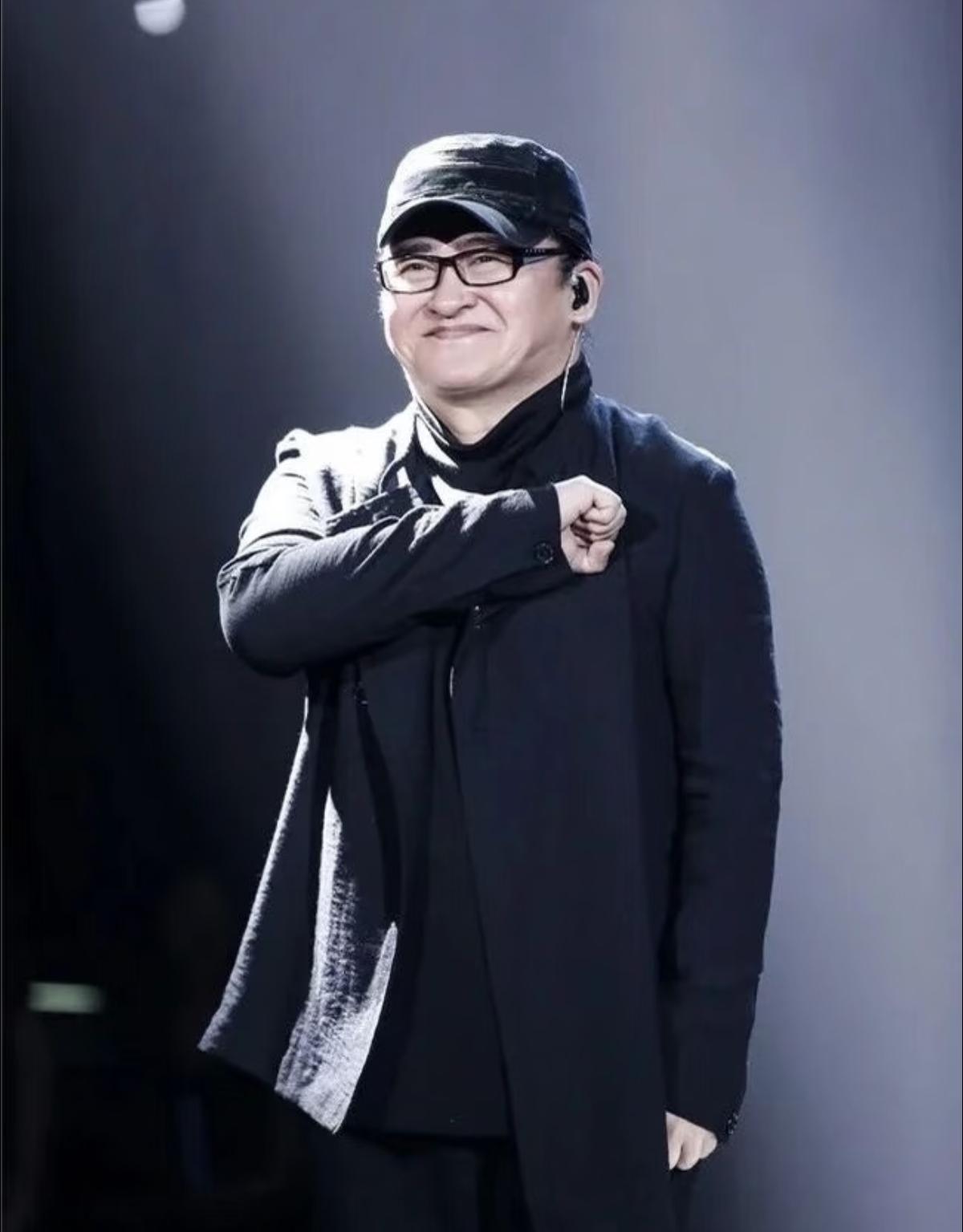 很多人惋惜刘欢老师离开
是可惜再也听不到经典歌声
可真正让人意难平的，是他隐忍带