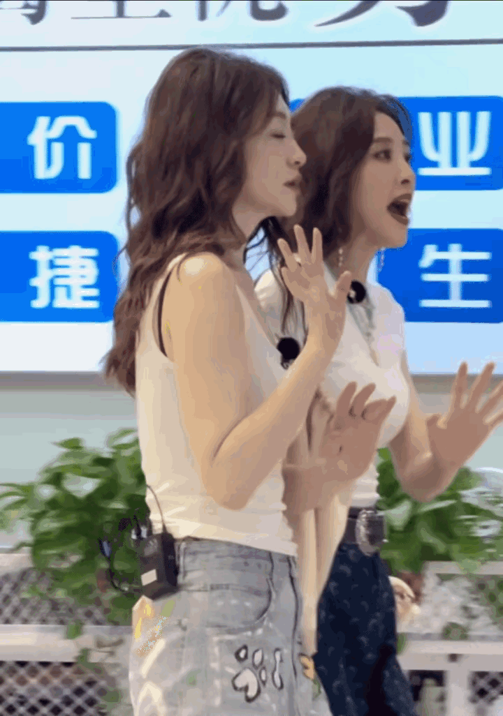 女神就是女神，侧颜都是那么迷人！