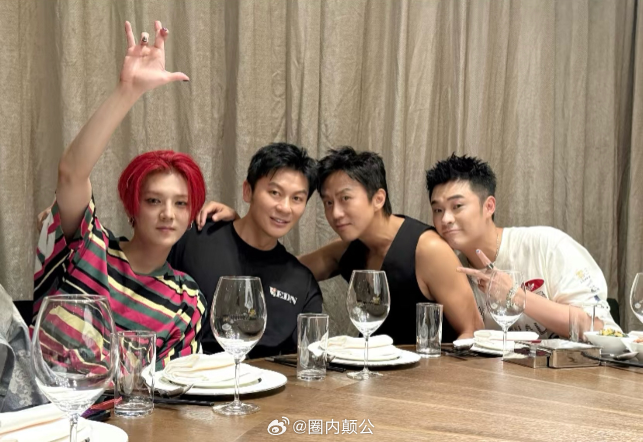 鹿晗跟李晨没有直接的商业关系，来看鹿晗演唱会完全是人情世故……  那为什么李晨不