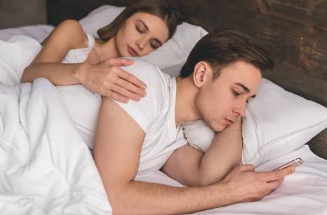 大家好，我是张医生。夫妻生活意义重大，既能加深感情，又有益于健康。然而，若身体处