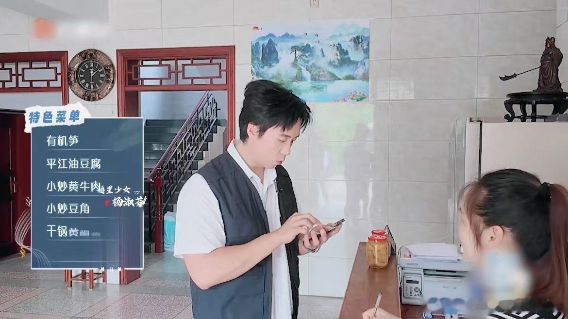 #8只烤鸡20个鸡蛋上团综像上变形记# 洪之光是“团综大厨”吧，20个鸡蛋8只烤