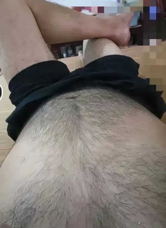 吓人不？这是俺老公的一个朋友，天天见到我就叫给他介绍女朋友。别说我不认识谁，就是