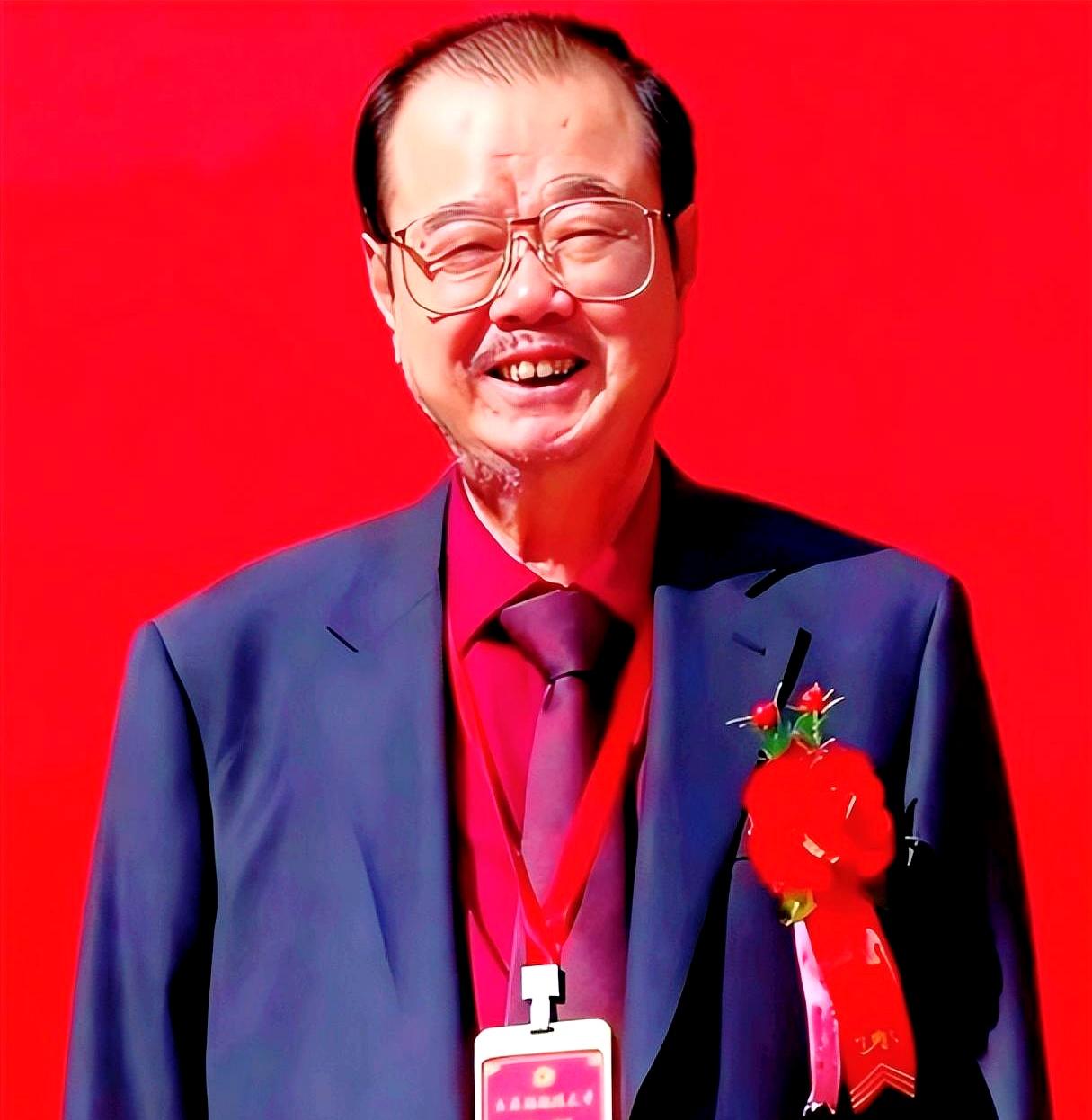 这几天刷到香港江源集团吴镇明的事儿，心里真不是滋味。
一个七十岁的老头，手底下跑