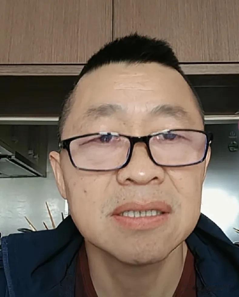 这一次！邝兆镭他爹老邝，算是碰上硬茬了，这人貌似董路也得惧他三分[吃瓜群众]

