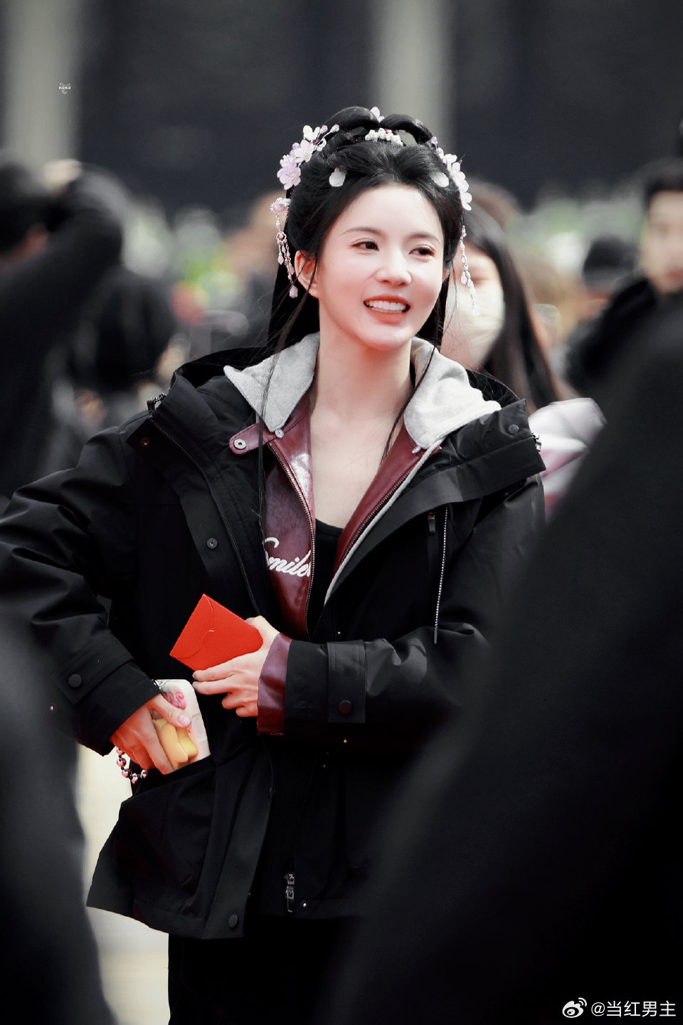 刘些宁又回横店当公主了这次慕容钧还是黑莲花掌权长公主😎，性格带感不好惹，和之前