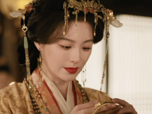 嫁金钗花絮毛林林掩面痛哭这段嫁金钗 愿现实里的父母都能早点看清自己的孩子，也愿那