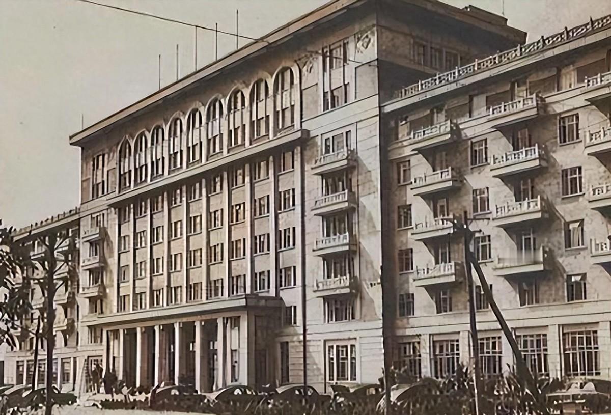 1955年陈毅亲自赶到中南海，向主席报告潘汉年的坦白，毛主席听完后下令立即逮捕！