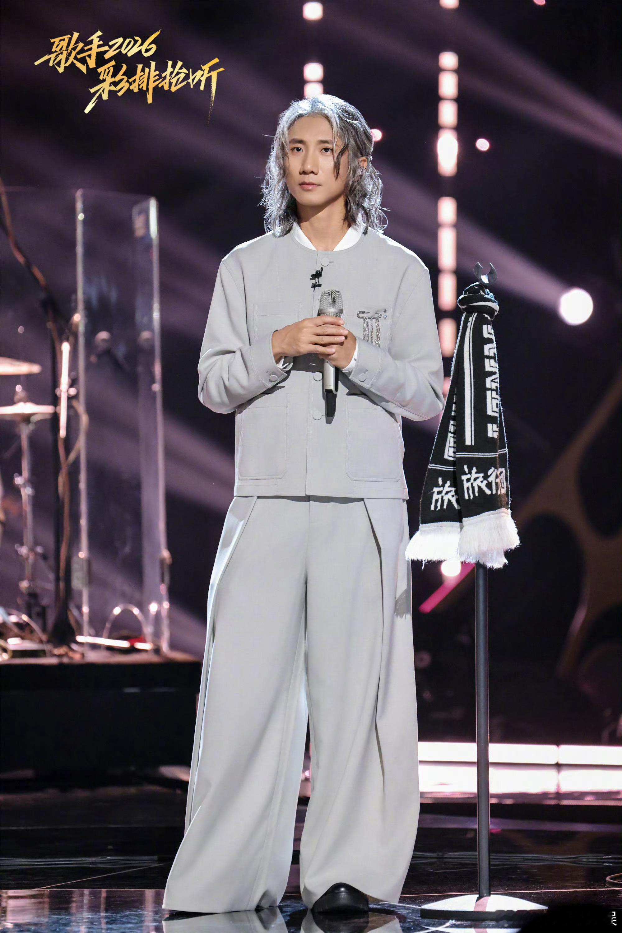 歌手直播万妮达拯救我耳朵歌手2026别人唱歌靠旋律，万妮达唱歌靠氛围，编曲一出来