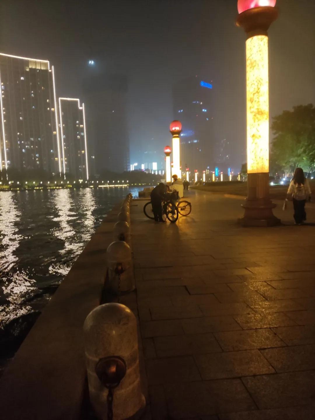 #秋日生活打卡季#昨天晚上的风呼呼的，窗户关一半，风刮的声音让人感觉到冬天来了，