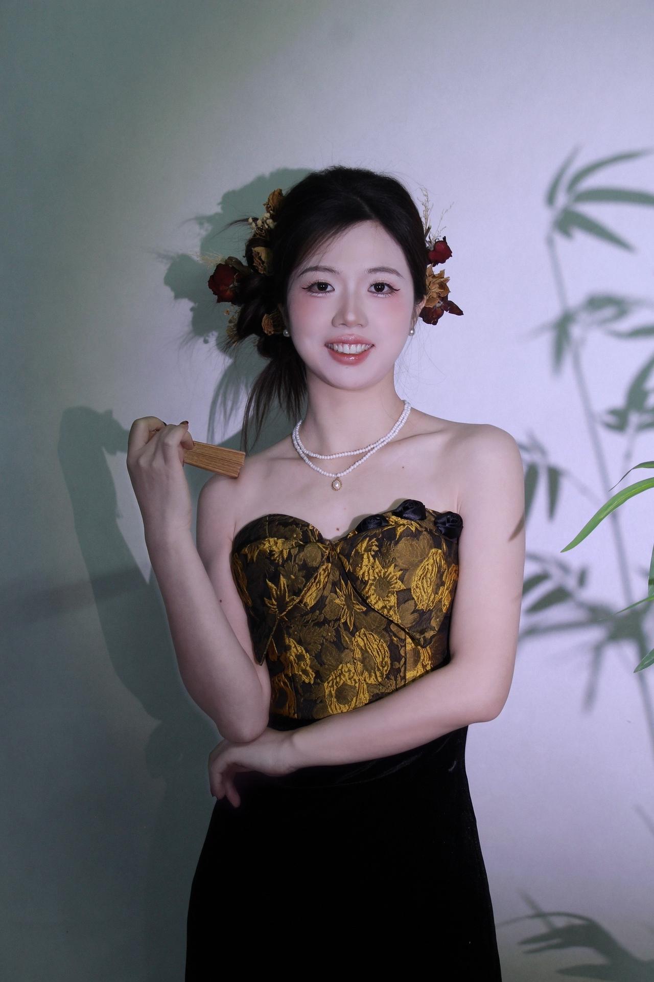 @耶耶缺 不一样的新中式干花妆造