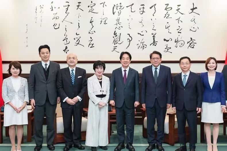 赖清德认贼作父的丑陋嘴脸再次昭然若揭

近日，日本极右翼政客、所谓参议院前议长山