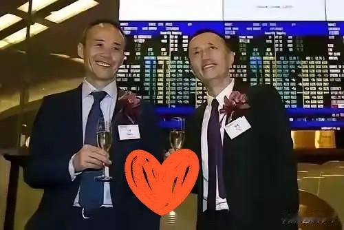 深圳地铁给万科的308亿，万科说拿去还债，但实际上拿去继续拿地，这也导致万科现在