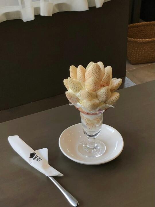 白色恋人𝘗𝘢𝘳𝘧𝘢𝘪𝘵🥄