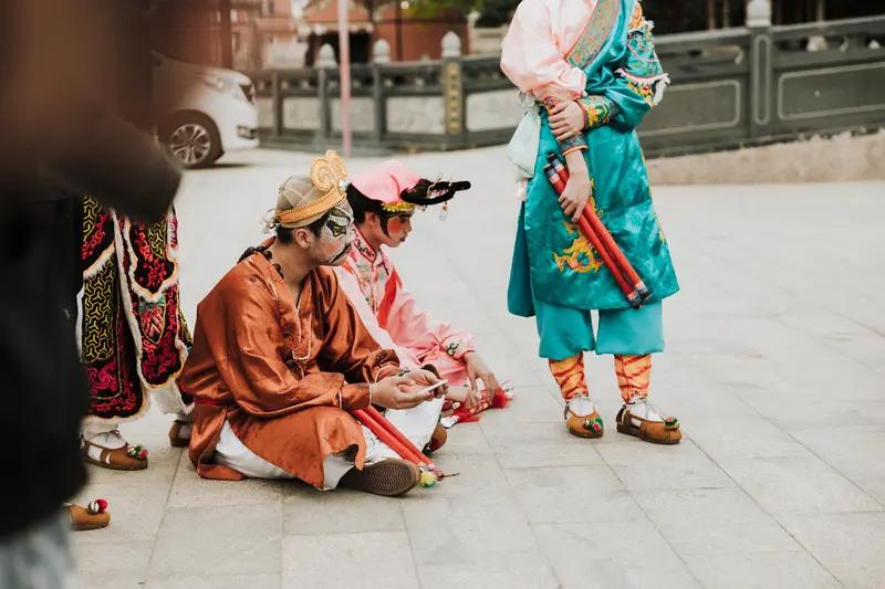 2026马年正月初五，潮阳英歌炸街那场面，简直绝了！这一天，潮阳街头万人空巷。上