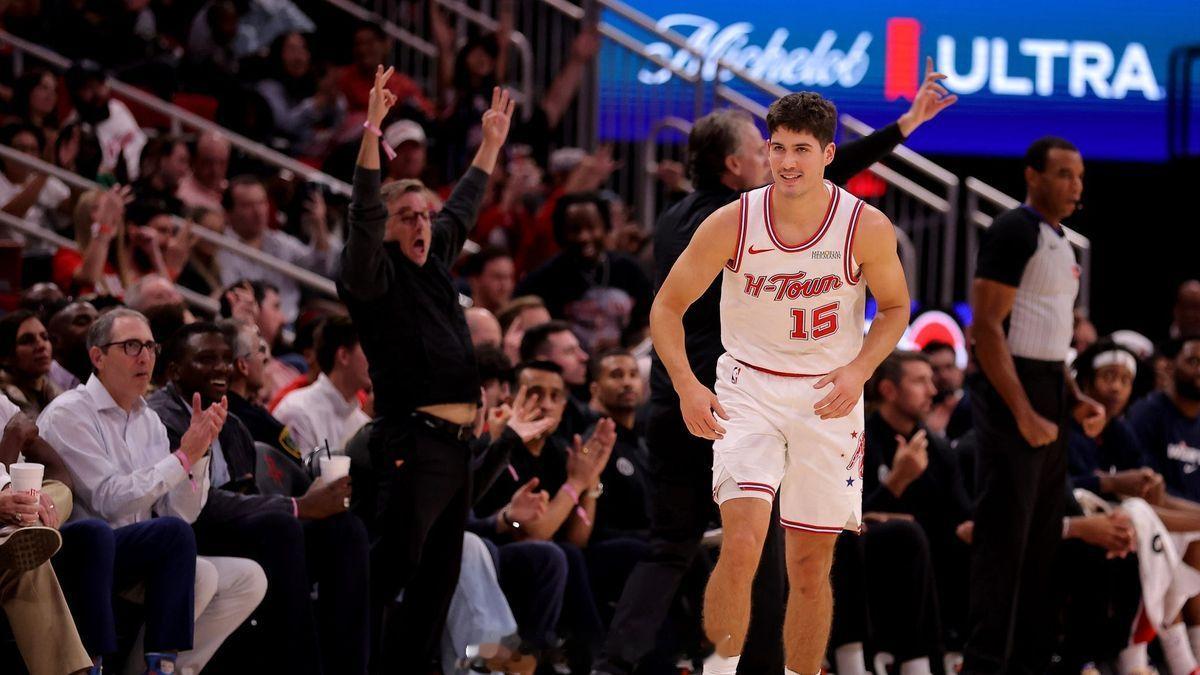 重大进步！谢泼德在他的新秀赛季中只有三次单场得分超过15分。谢泼德最近三场比赛每