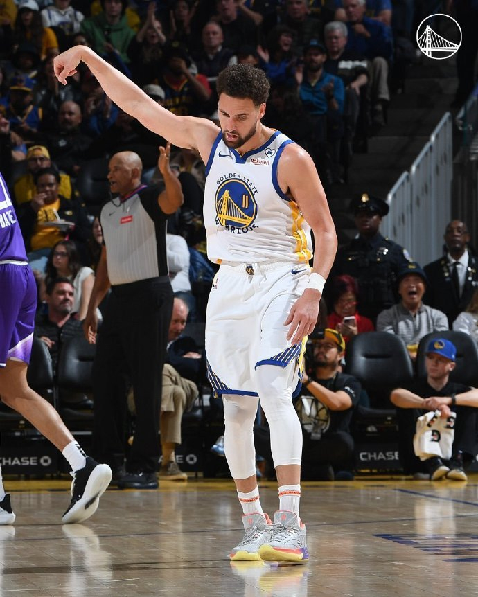 #金州再无佛光普照##如何评价克莱的勇士生涯#当水花兄弟分道扬镳，克莱离开勇士，