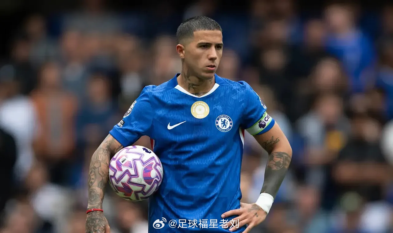 切尔西这是怎么了？最新财报公布，单赛季亏损高达2.62亿英镑，创英超新纪录。曼城