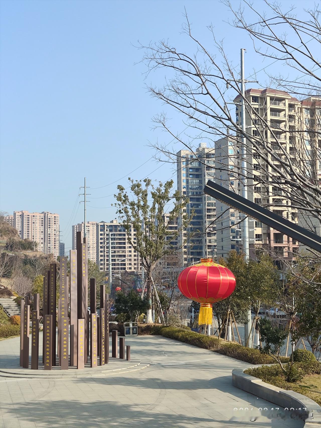 当你不再需要情绪价值，世界就清净了
凉子28岁那年，差点赔上全部积蓄。

起因是