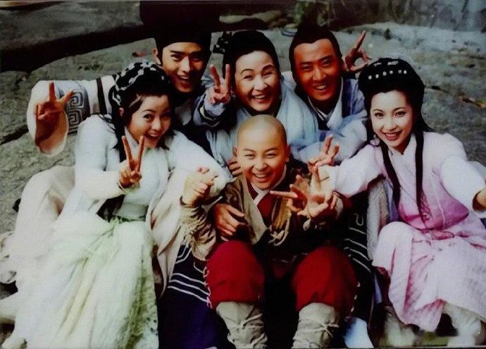 #李冰冰印象里的郑佩佩##李冰冰眼里的郑佩佩# 啊圈内一位这么好的前辈离世李冰冰