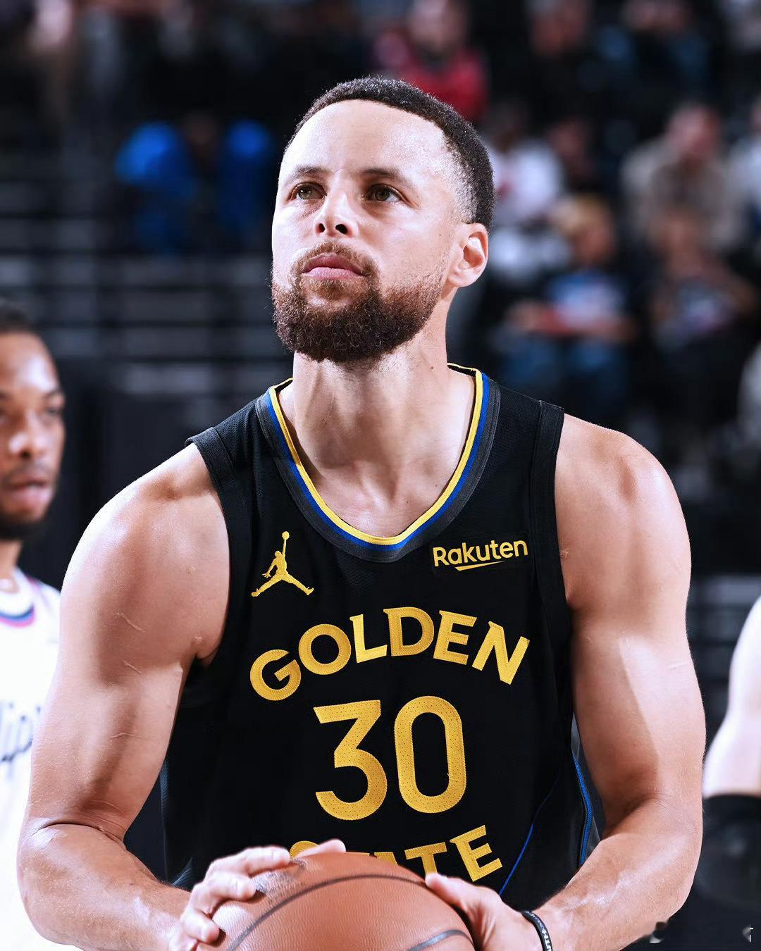 希望晚些时候的快船战勇士的生死战能洗洗眼睛吧。快船队赢球关键词：单打、造失误转换