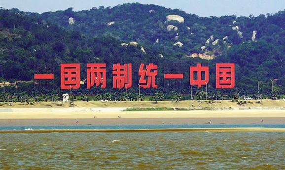 8月23日，适逢823“炮击金门”68周年，赖专程赴金门太武山公墓主持追思祭悼典