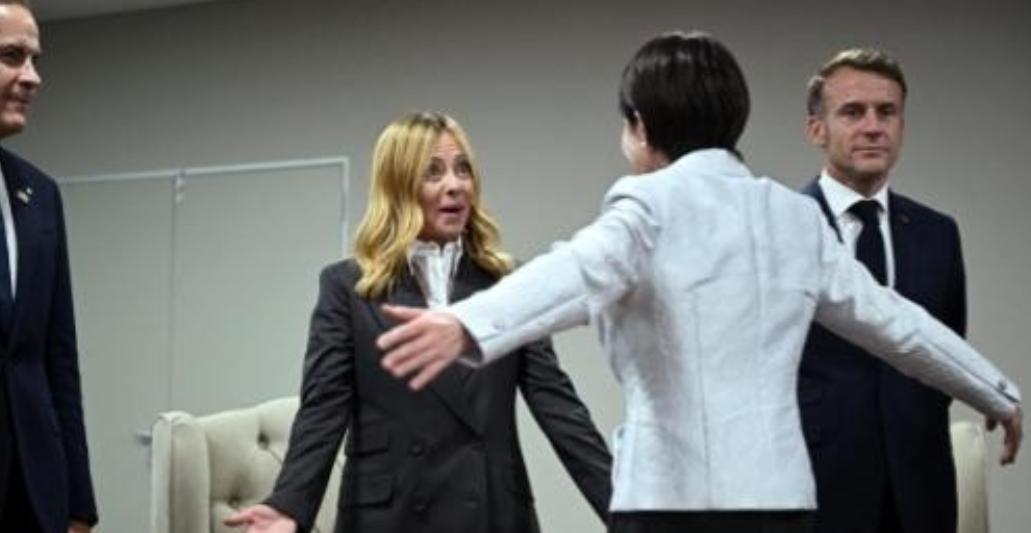 中日对峙愈演愈烈，中国反制手段层层加码，欧盟却始终按兵不动 —— 不是不想掺和，