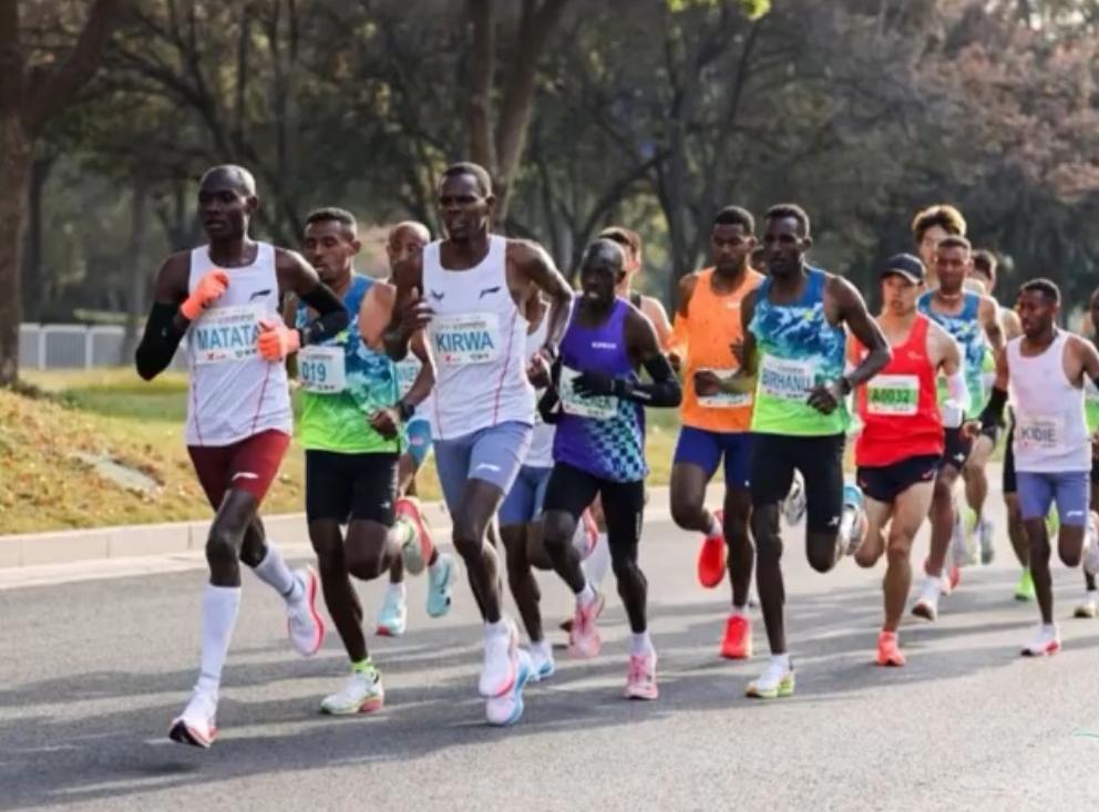 马塔塔获扬州半马冠军，59分10秒刷新中国境内男子半马纪录