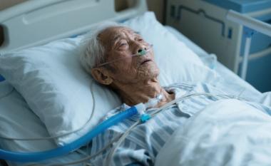 “有后妈就有后爹！”广东东莞，一81岁老人离世后，留下6亿遗产。他立下公证遗嘱，