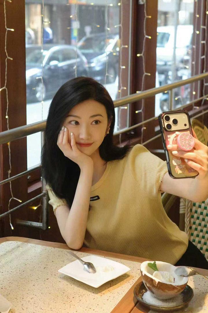 景甜的一些生活碎片  景甜的一些生活碎片  咱就说被大甜甜美到简直就像呼吸一样简