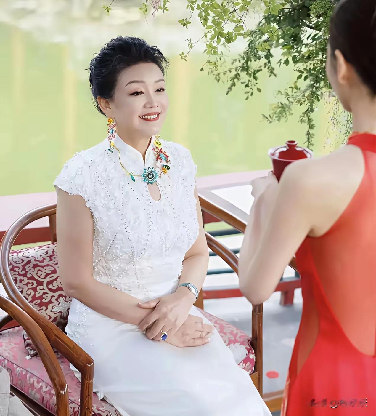 哈哈，向佐喊话向太“我不要这无聊的流量，没事别提我，闲了去打打麻将，别提家事”。