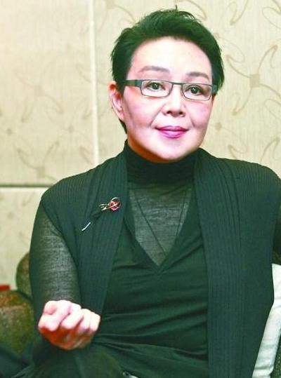 杨惠姗，女，1952年7月16日出生于中国台湾台北市，演员、琉璃艺术家，毕业于台