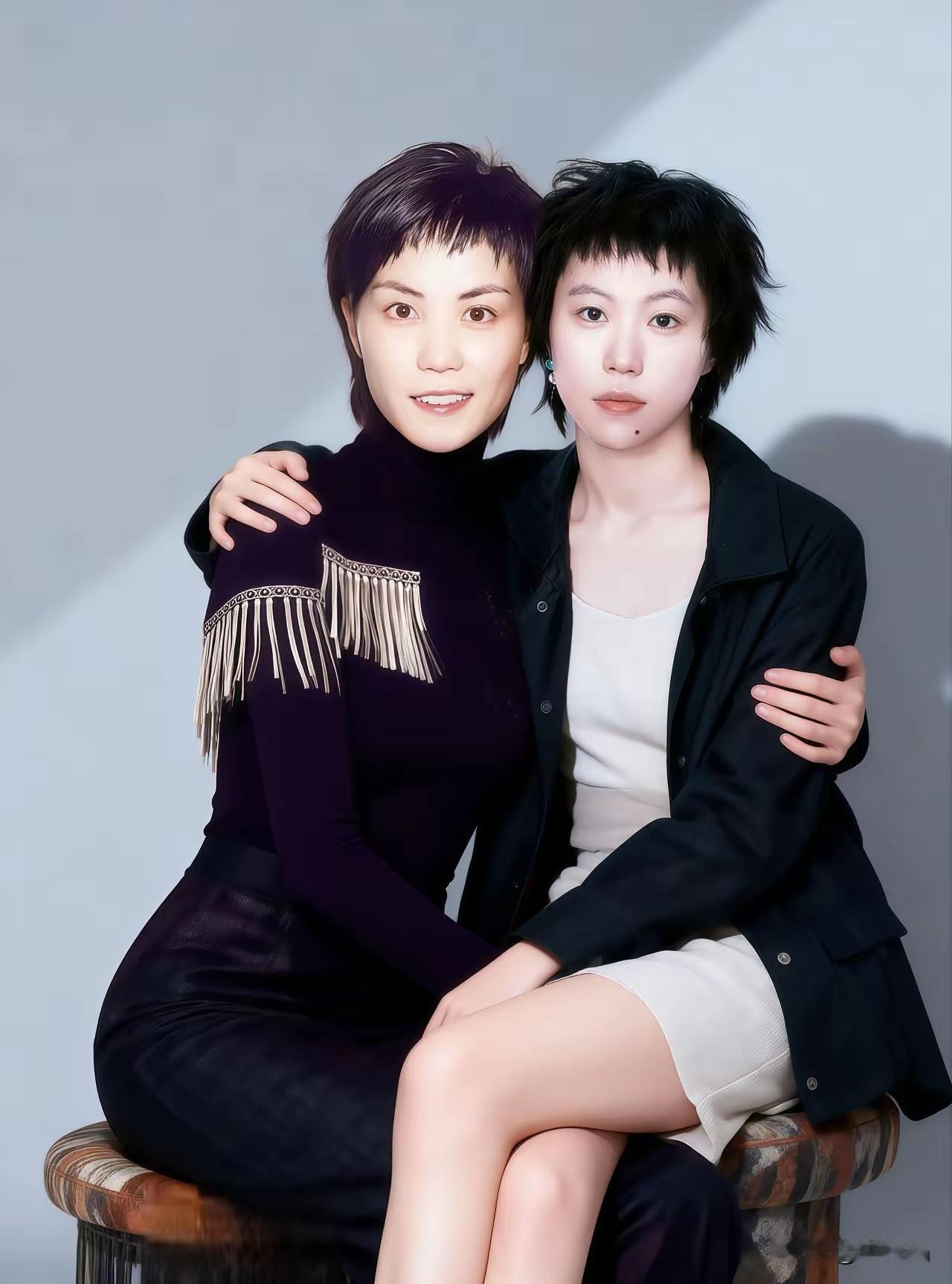 不内耗的女人，多数是清醒的。她特立独行，是因为在那个时代，她始终坚持做自己，恩怨