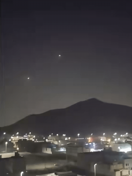 沙特阿拉伯为什么用防空导弹，拦截飞往以色列的也门胡塞武装弹道导弹？以色列经过沙特