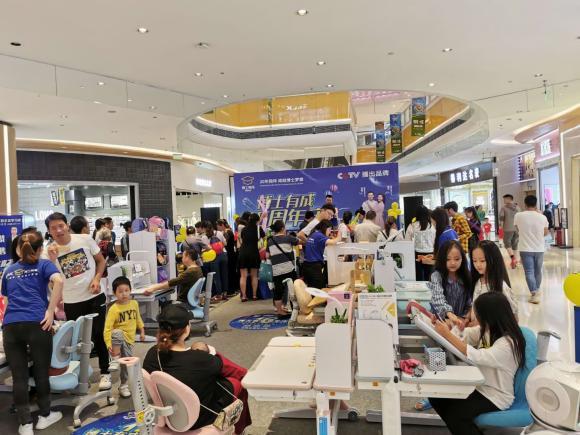 买了一套学习桌，收到的居然不止是一套学习桌？