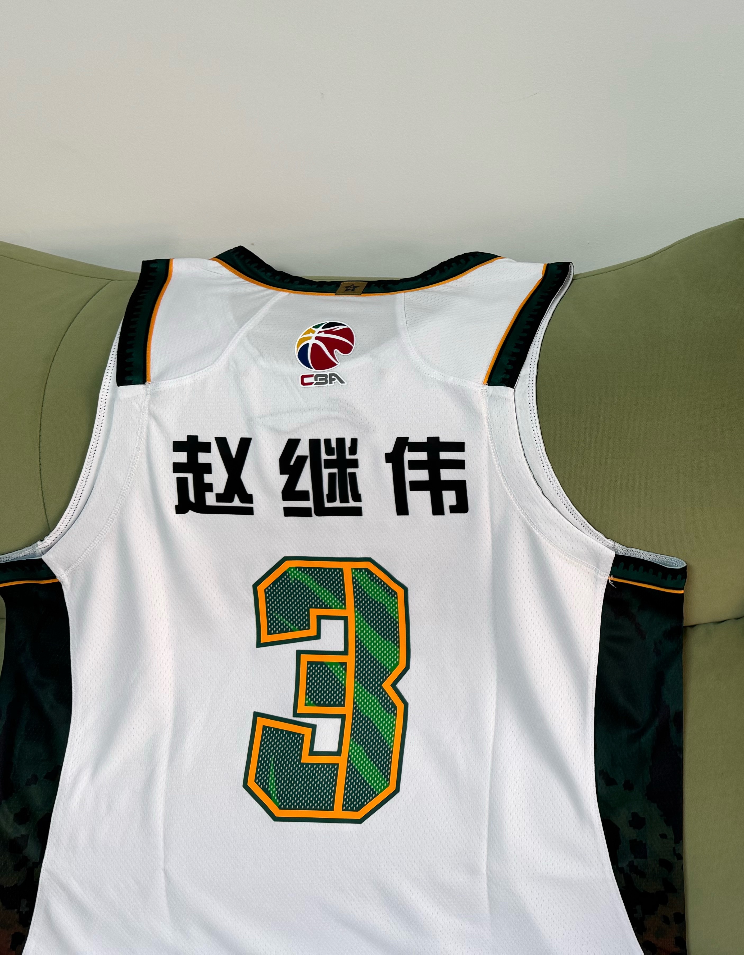 随着继伟复出这件球衣也重新赋予了意义辽宁男篮