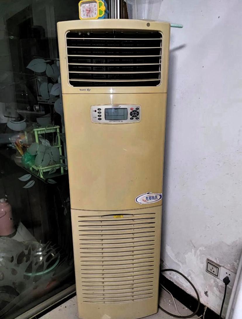 家有报废空调的一定要看完！
我家这台格力用了快十年，
彻底开不了机，回收的上门只