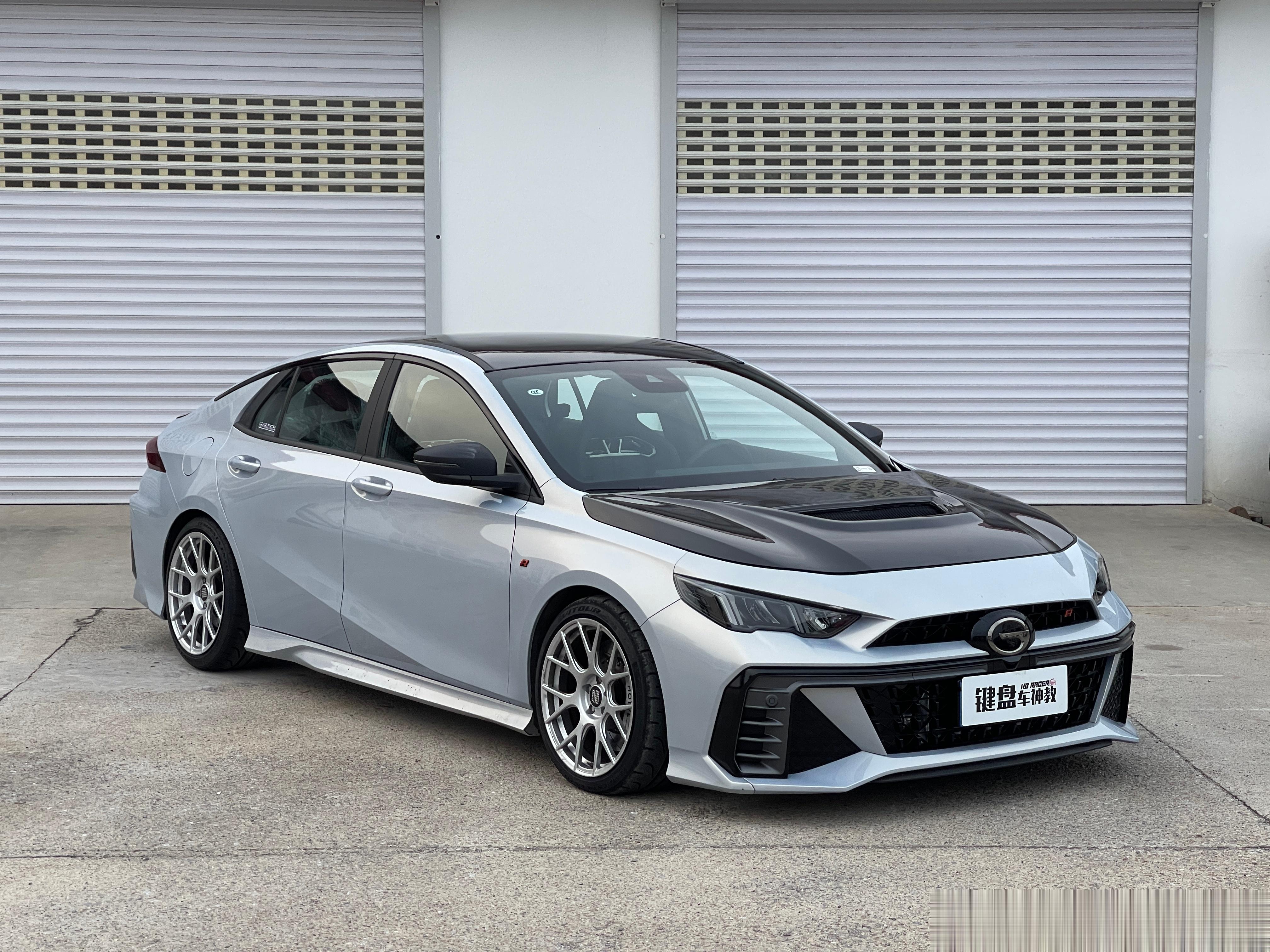 今天豹子完全体了，圈速不错，但是散热依然要再动动（老大的）脑子。 ​​​