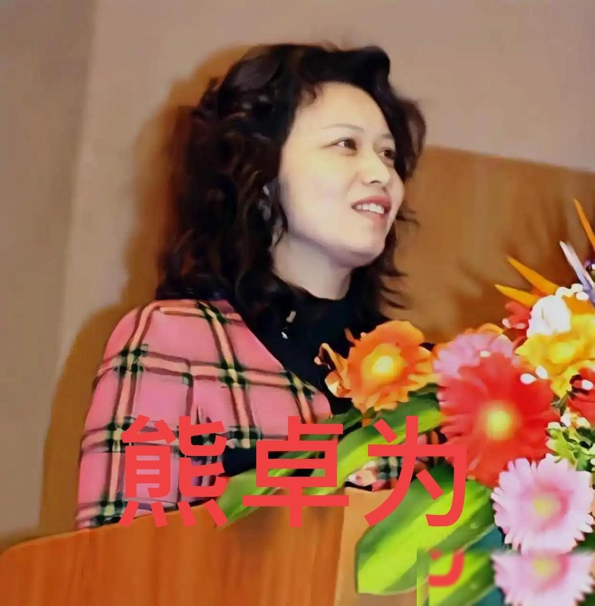 她是北大医学教授，在自家医院做小手术，岂料术后7天竟离奇身亡的悲剧，彻底扯下了当