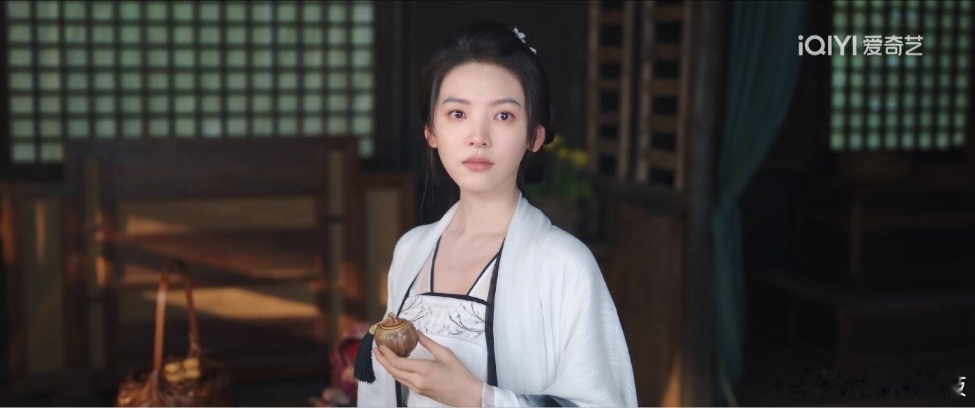 忽然间发现杨雁头发白了，真的是少女未老却为君白头，啊啊啊啊好细节，毕竟阿雁现在是