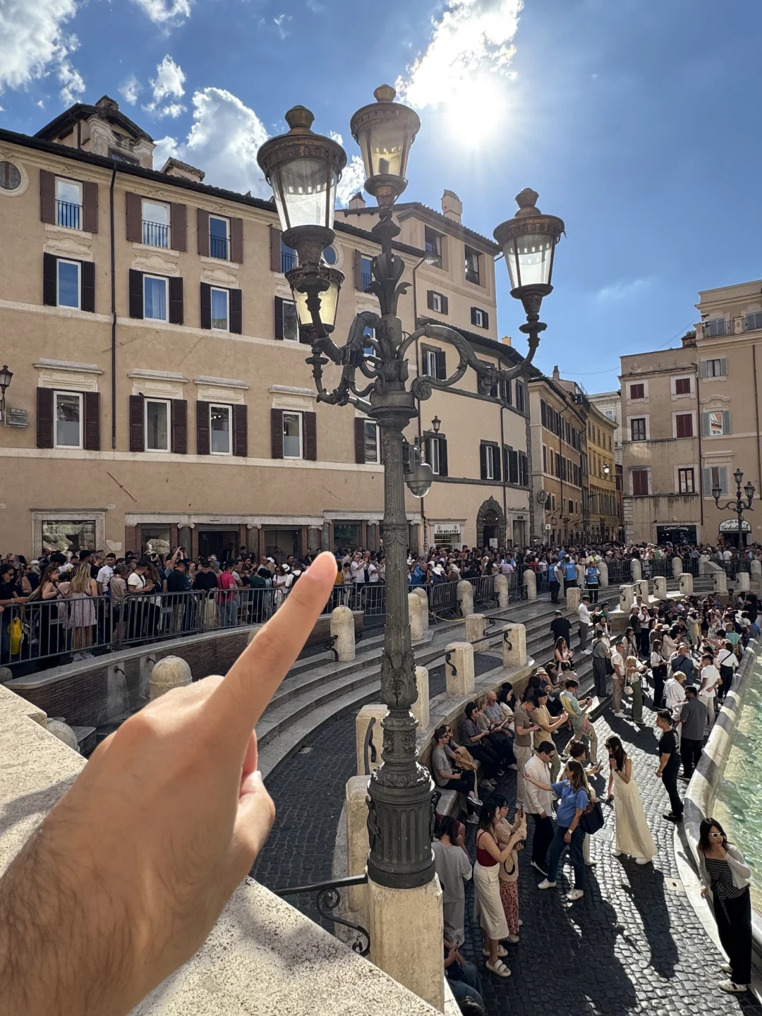 记住罗马许愿池对面这个地方！！！！