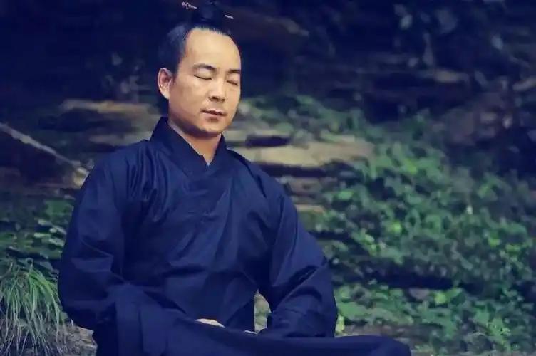 南北朝时期民间流行的"断谷辟谷"，真实操作是什么样？

南朝某个道观里，一位修炼