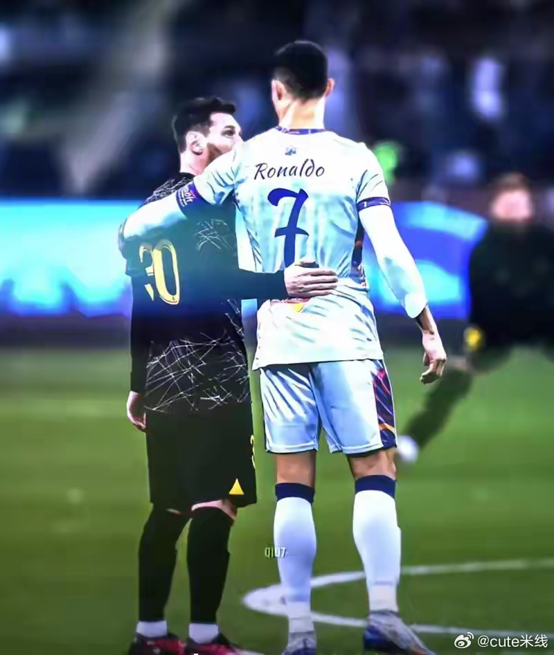 你觉得梅西成功的秘诀是什么？梅西成功的秘诀就是抓住机会，抱住了C罗的大腿，把自己