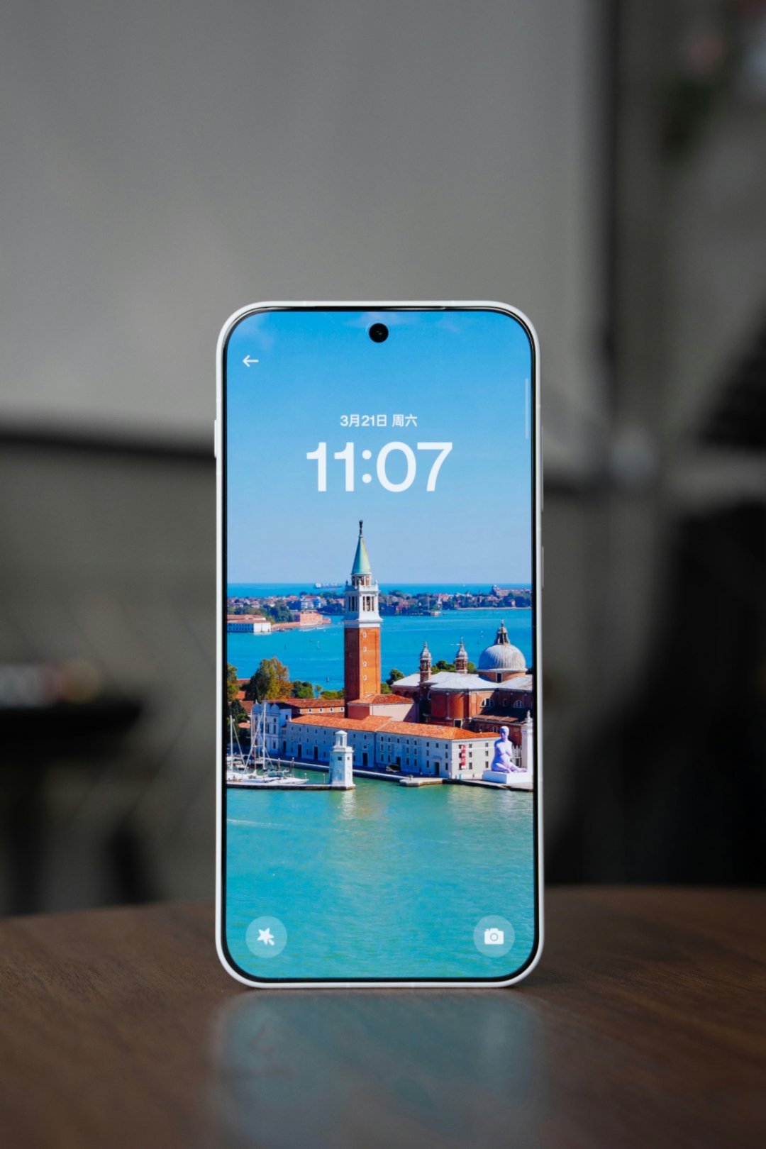 早，不光一加 15T 涨价，昨晚的 vivo X300 系列也都迎来了上涨，后面