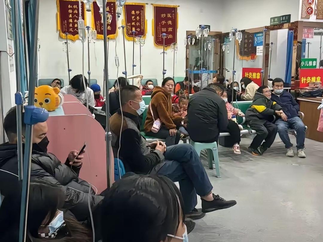 别把输液当“万能水”！多家医院突然喊停，背后真相扎心了…

好家伙，以后去医院想