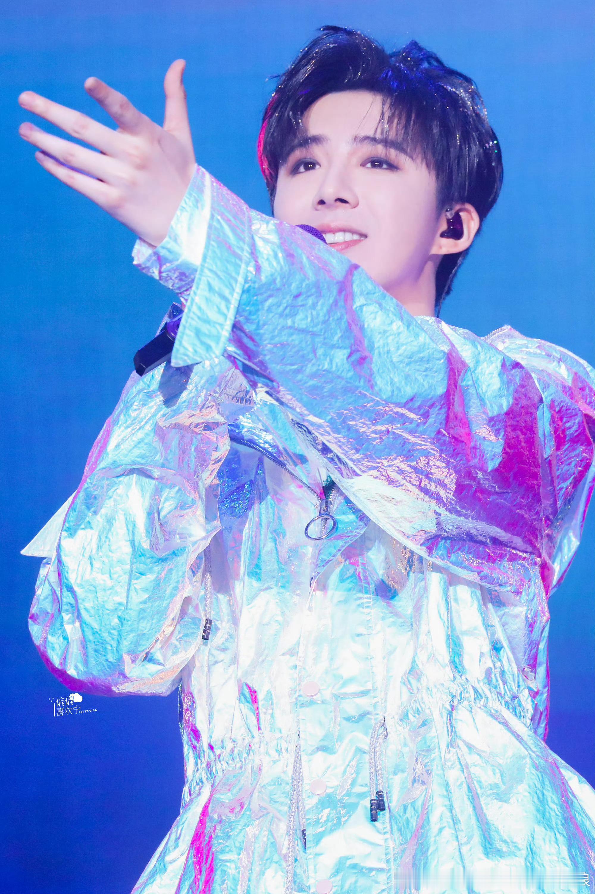摩登兄弟[超话] 这颗糖果🍬看着就甜[哇][哇]​​​