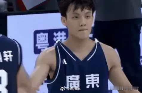 广东夺冠徐杰MVP！命中6个三分球砍下18+7+9

广东队以101-65大胜浙