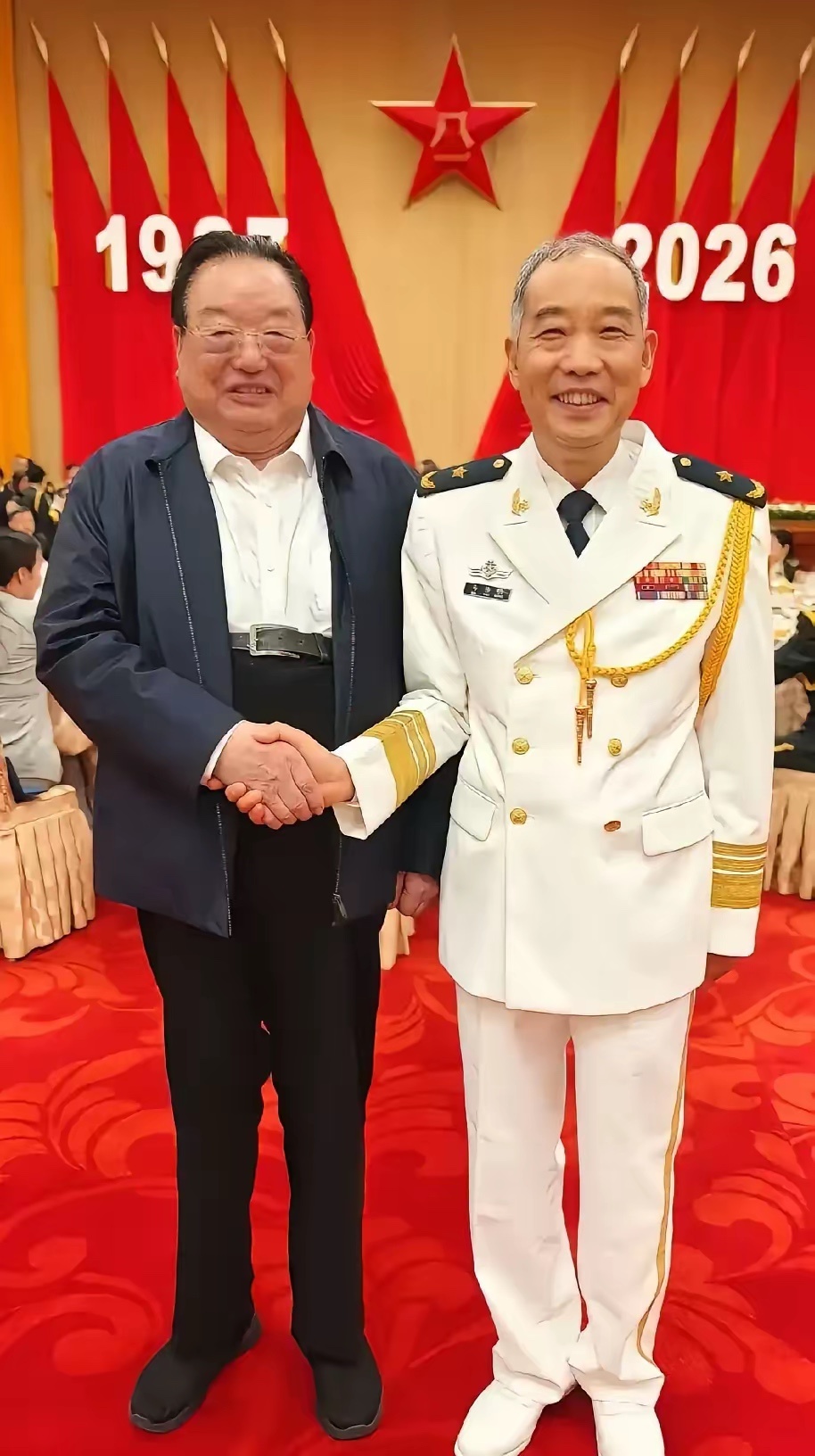 一个曾任国防大学副政委、教授，中将军衔，一个是中国工程院院士、海军工程大学教授、